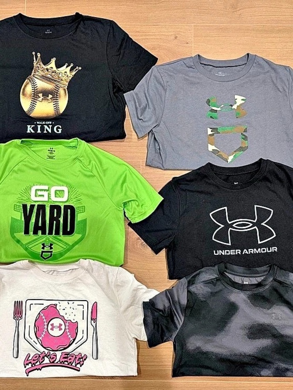 Under Armour Boys Medium Graphic T-Shirt Bundle